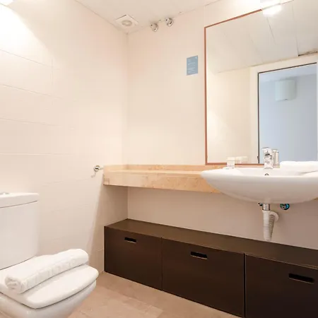 Ab Diagonal Apartment *